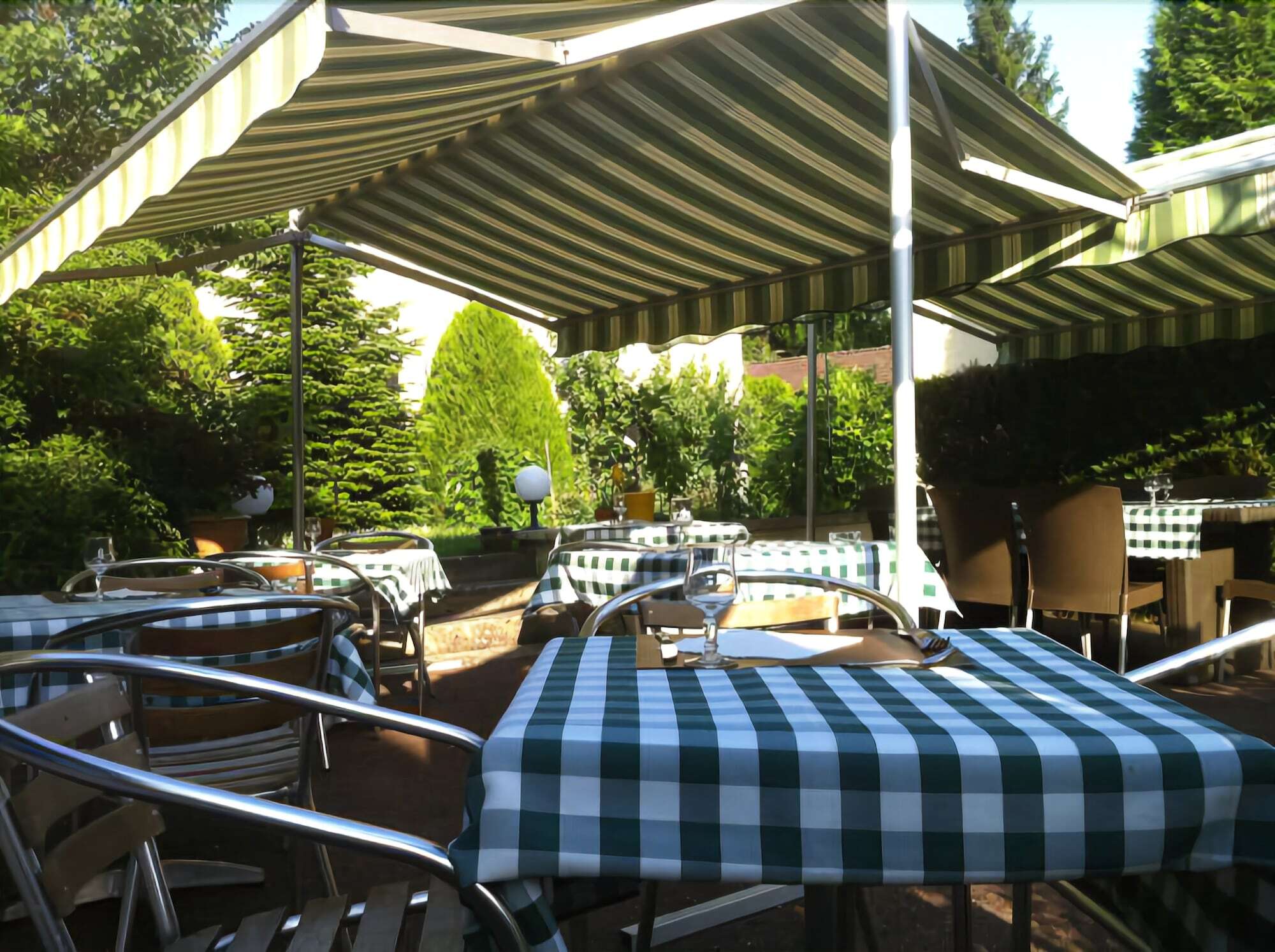 Les Tilleuls Montbeliard Sud Audincourt ภายนอก รูปภาพ